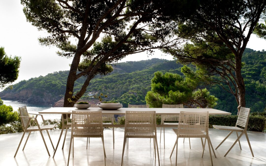 How to Pair Dining Chairs with Benches: A Designer’s Guide for Modern Homes